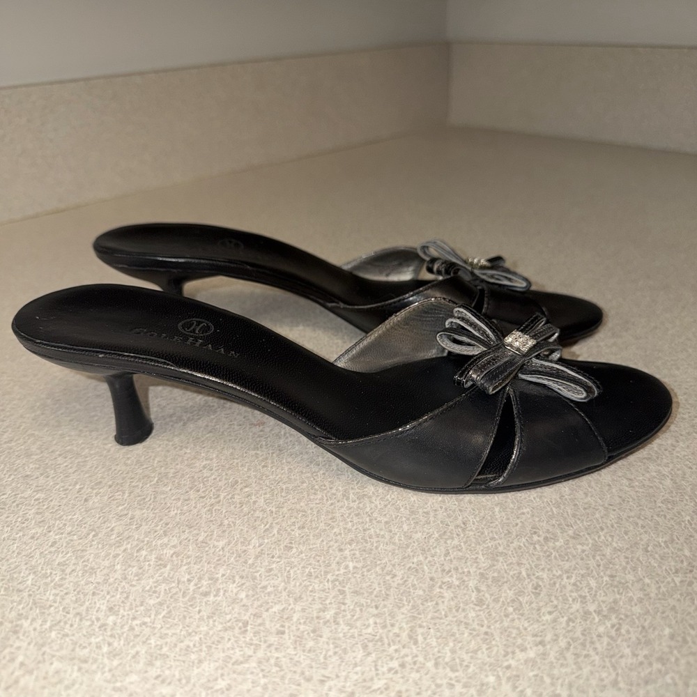 Cole Haan Vtg Bow Rhinestones black Leather size 8.5 Kitten Heel Mules sandals‎